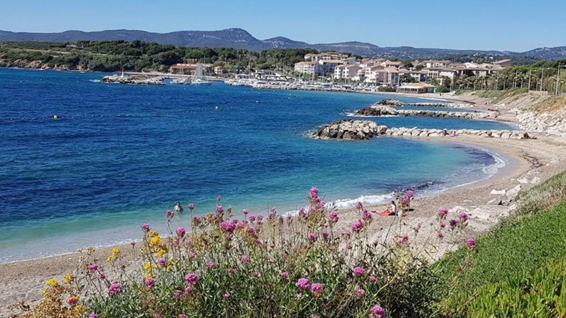 T3 Climatise Avec Wi-Fi, Parking, Piscine Et Tennis - 200 M Des Plages Et Commerces - Fr-1-316-95 Six-Fours-les-Plages 0*,  França